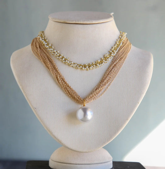 Halo Pendant Necklace in Gold