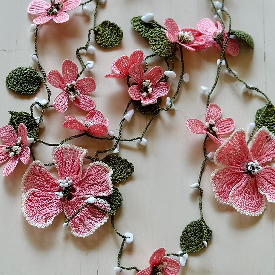 Lauren Floral Crochet Lariat Necklace - Pink